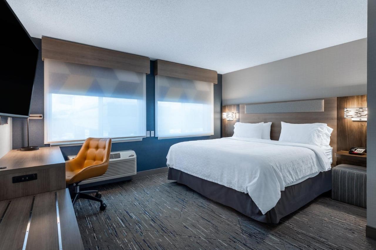 Holiday Inn Express Hotel & Suites-St. Paul By Ihg Vadnais Heights Exterior photo